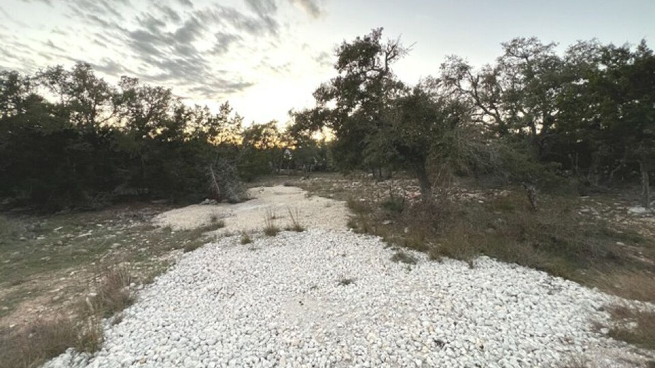 106 C. Chisholm, Blanco, TX 78606