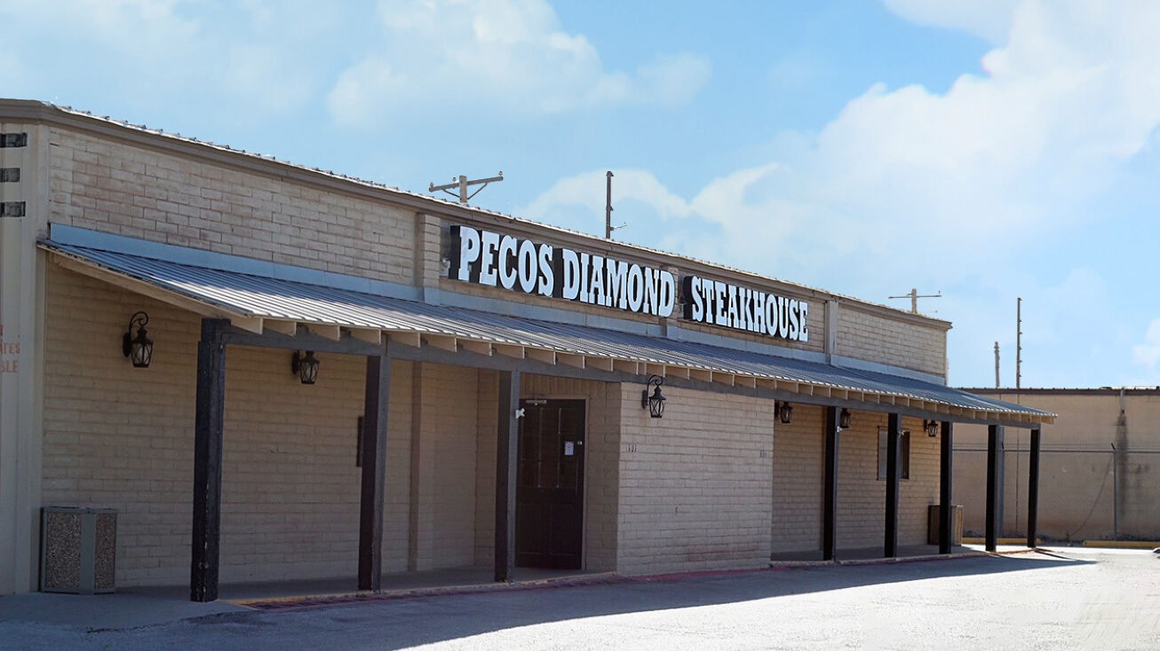 601 S 1st St, Artesia, NM 88210