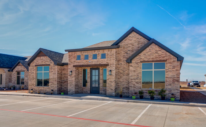 Pictures of Office, Retail property located at 1420 Slide Rd, Lubbock, TX 79416 for sales - image #1