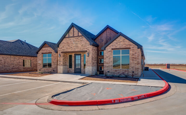 Pictures of Office, Retail property located at 1418 N Slide Rd, Lubbock, TX 79416 for sales - image #1