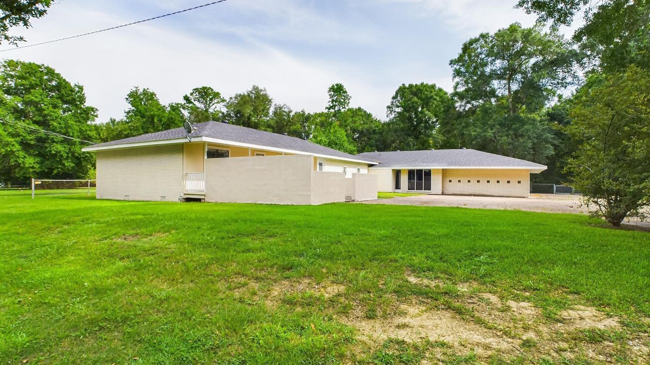 637 W Main Street, Broussard, LA 70518