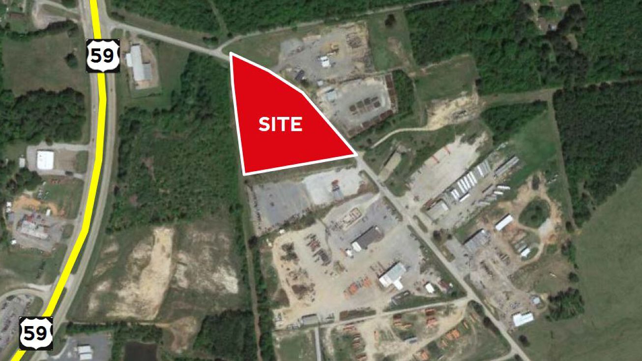 1121 Hill Lake Dr, Carthage, TX 75633