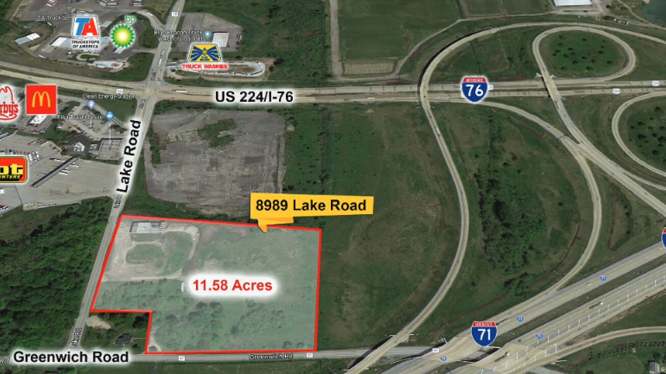 8989 Lake Rd, Seville, OH 44273