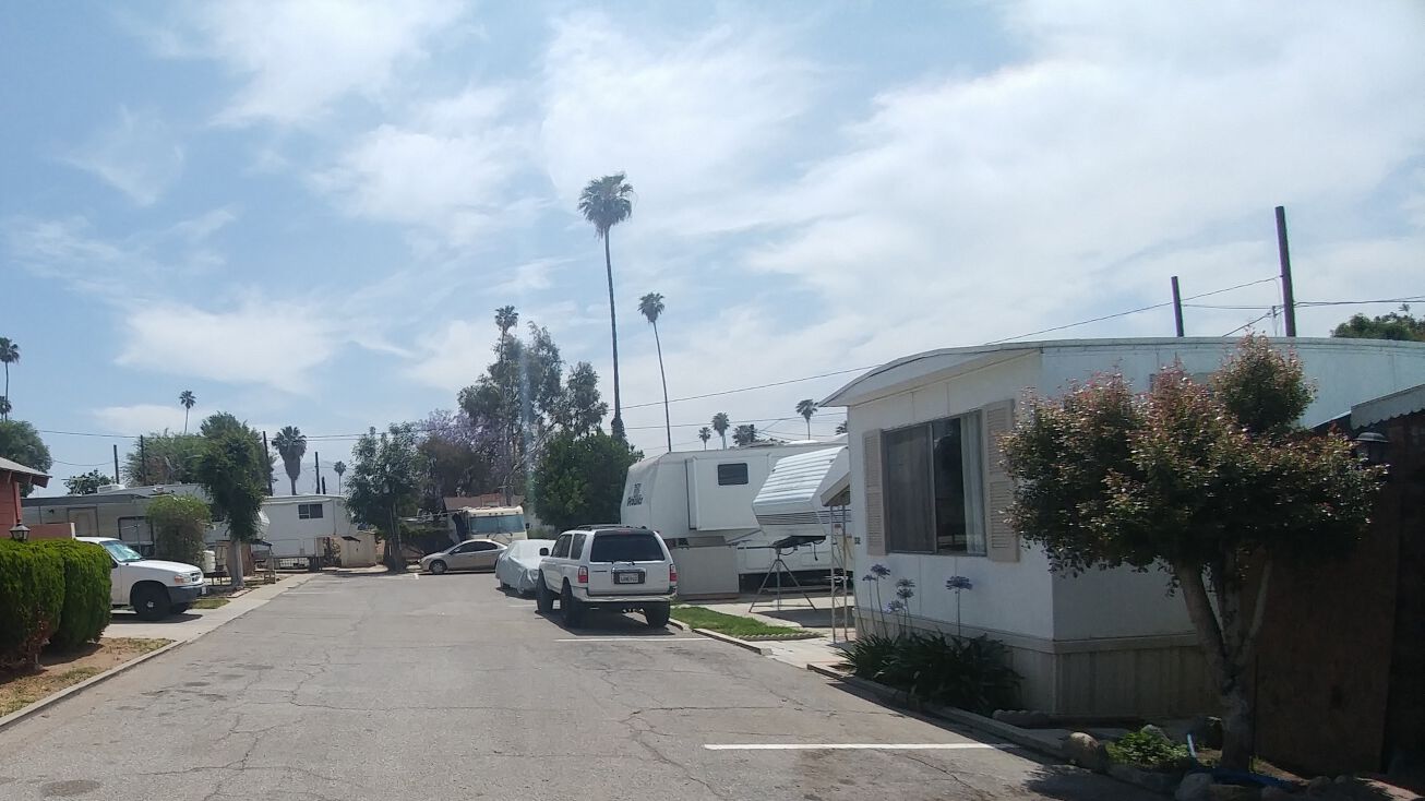 220 E. La Cadena Drive, Riverside, CA 92507 Mobile Home Park Property