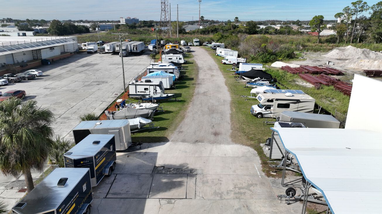 406 Race Track Rd, Oldsmar, FL 34677