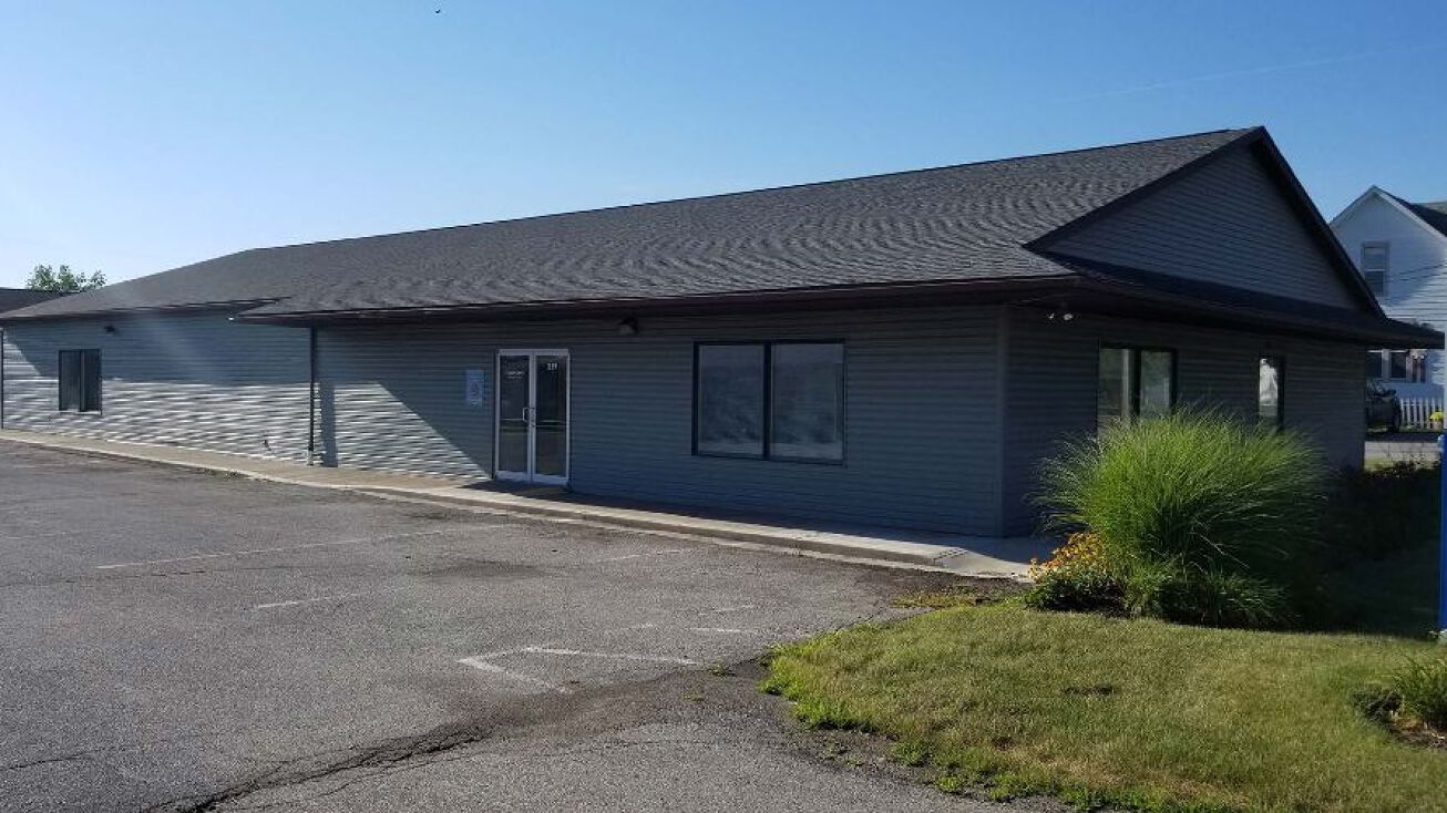 Pictures of Office property located at 239 Ash St, Tipton, IN 46072 for