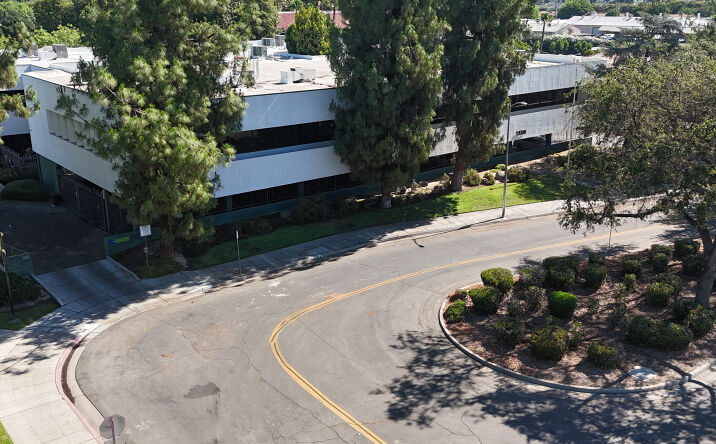 Pictures of Office property located at 1130 E Shaw Ave, Fresno, CA 93710 for sales - image #1