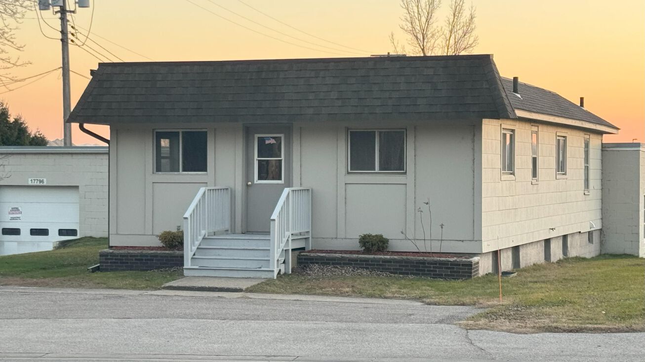 17796 N Shore Drive, Spring Lake, MI 49456