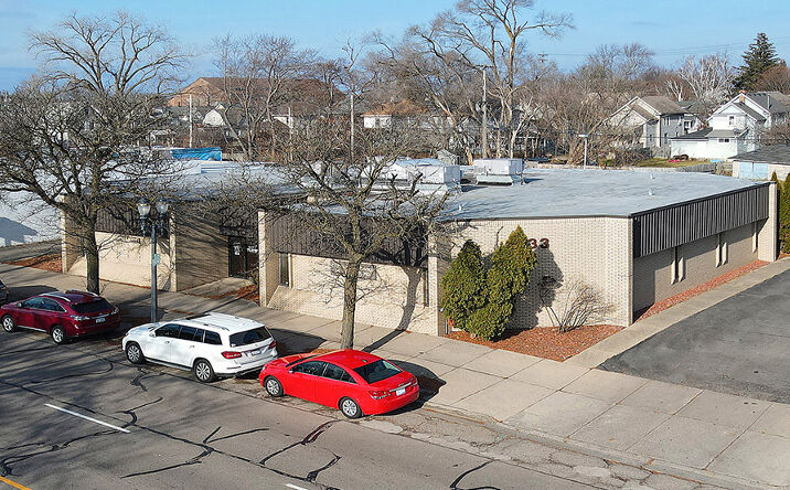 Pictures of Office property located at 1433 E Michigan Ave, Lansing, MI 48912 for sales - image #1
