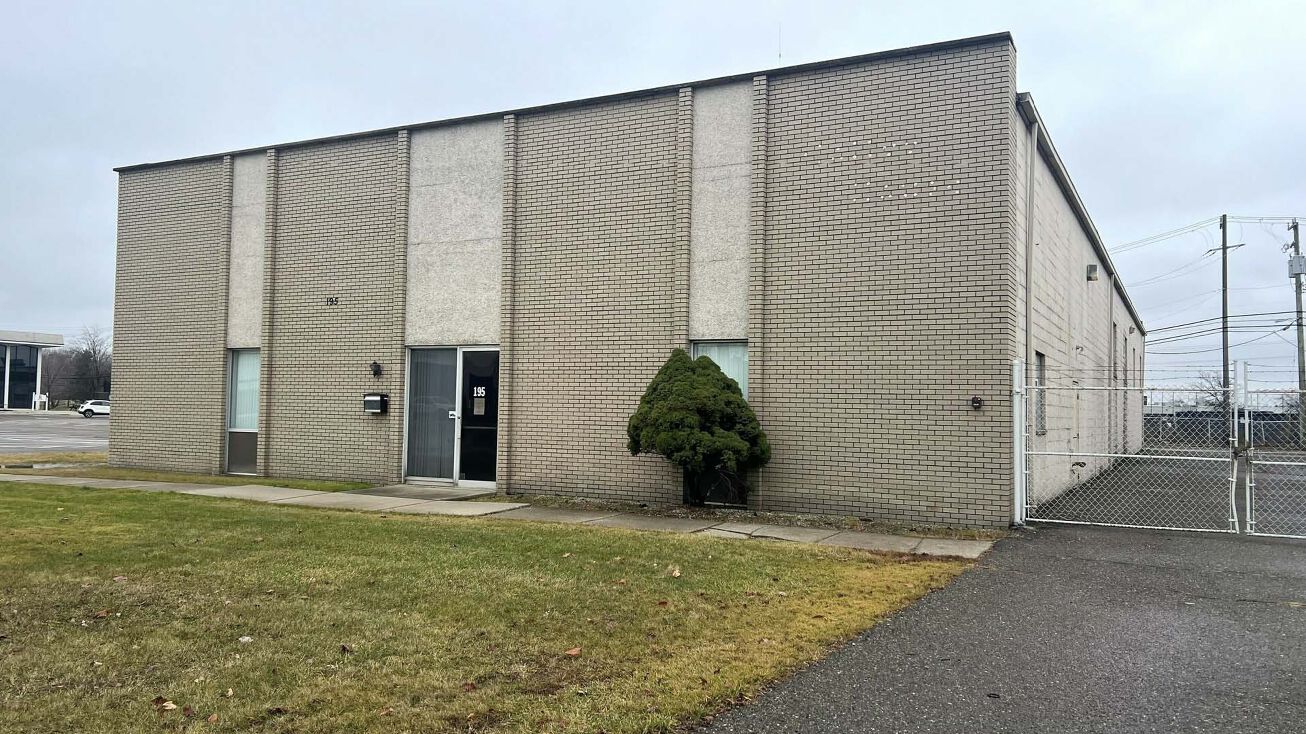 195 Ajax Dr, Madison Heights, MI 48071