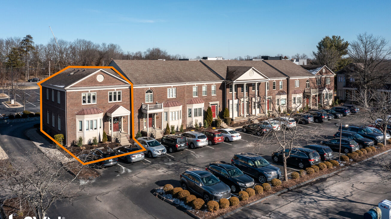 519 Darby Creek Rd, Lexington, KY 40509