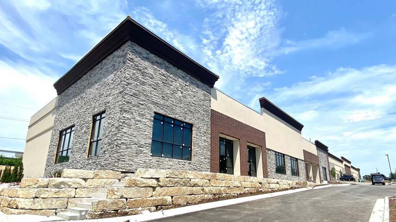 15300 College Blvd, Lenexa, KS 66219