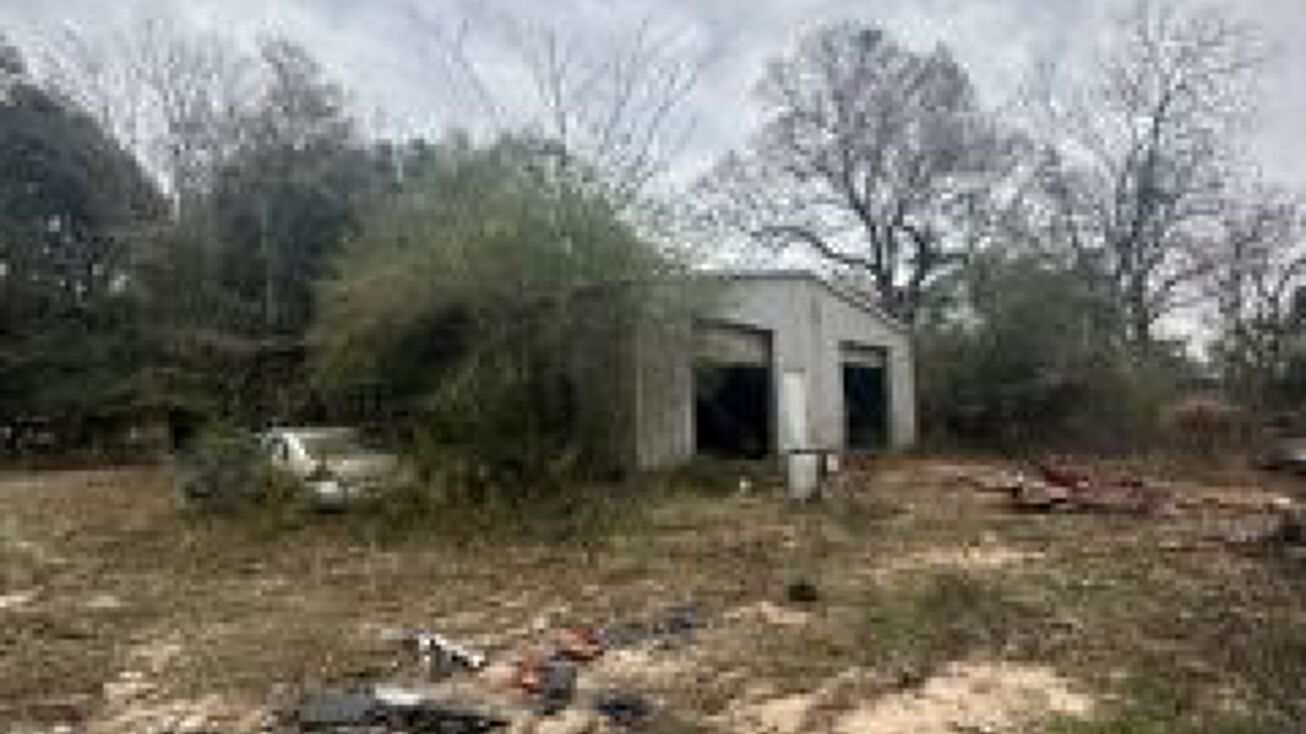 4370 Lott Rd, Eight Mile, AL 36613