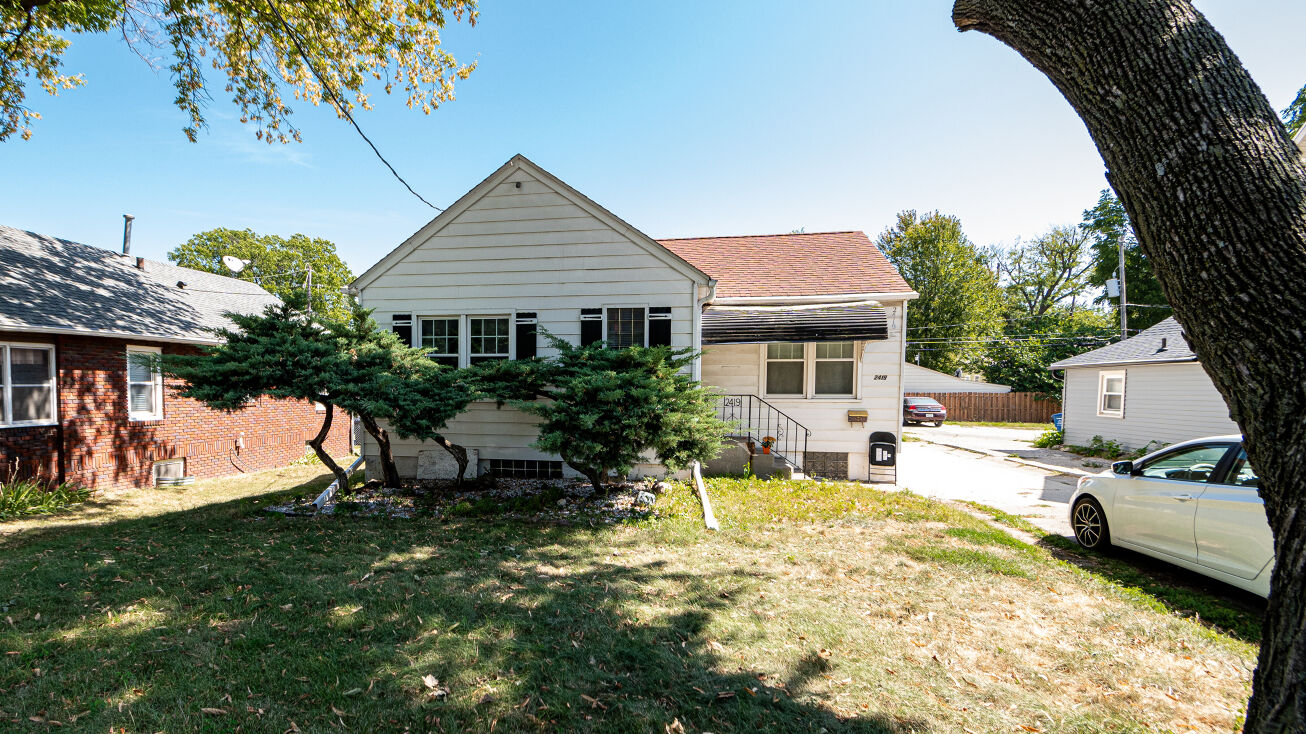 2419 Beaver Ave, Des Moines, IA 50310