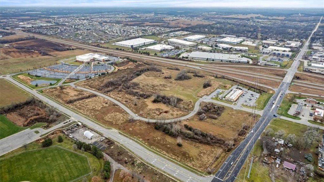 22939 W 83rd Street, Lenexa, KS 66227