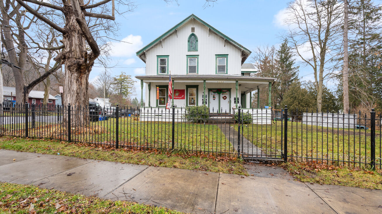 612 W Seneca Turnpike, Syracuse, NY 13207