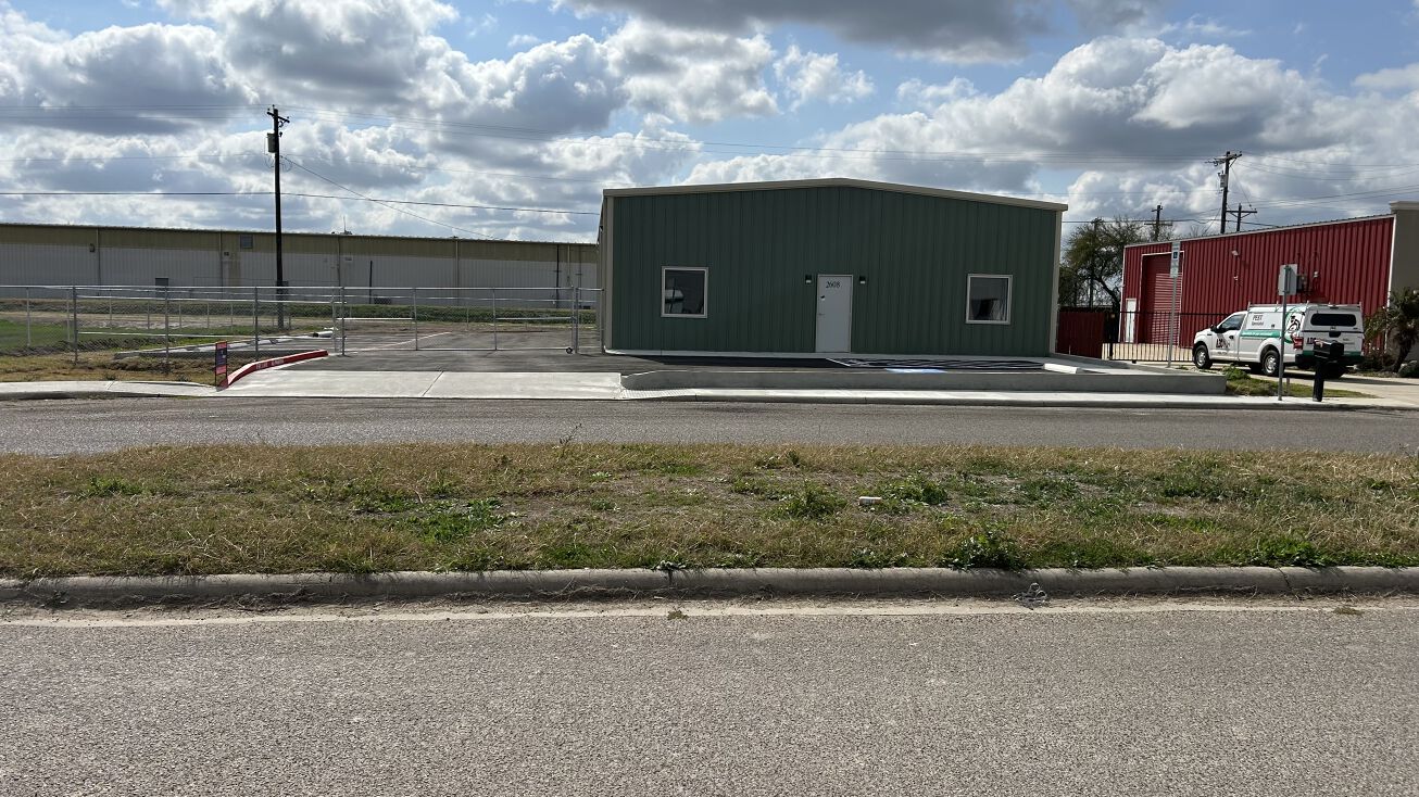 2608 Mid Valley Dr, Weslaco, TX 78599