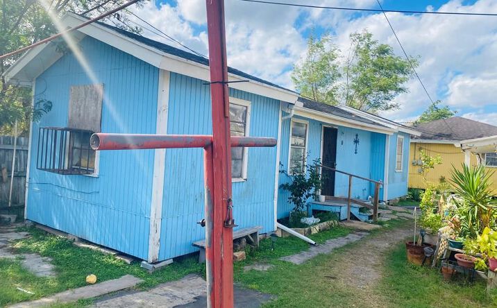 Pictures of Retail property located at 3724 Boca Chica Blvd., Brownsville, TX 78521 for sales - image #1