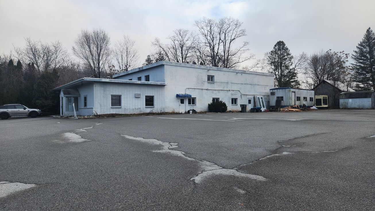 9 Elks Ln, Poughkeepsie, NY 12601