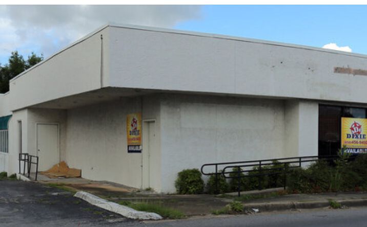 Pictures of Retail property located at 5042 Bayou Blvd, Pensacola, FL 32503 for sales - image #1