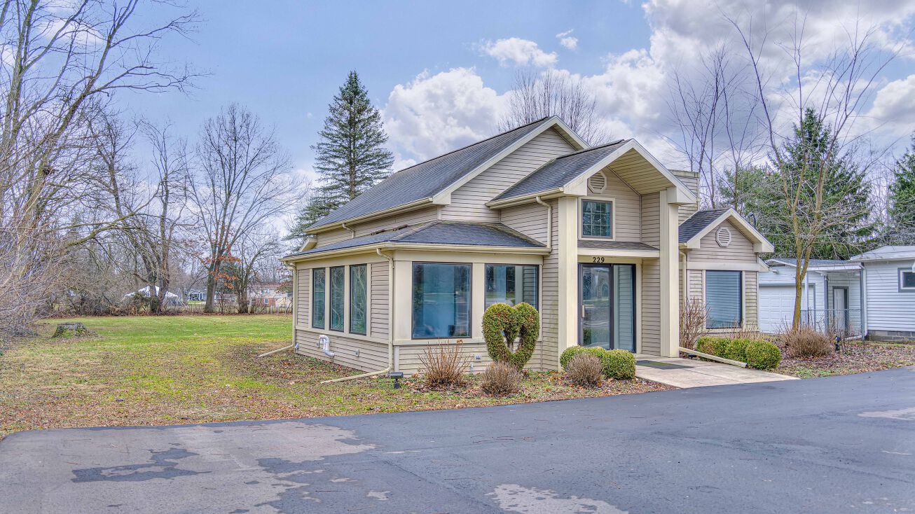 229 E Main St, Spring Arbor, MI 49283