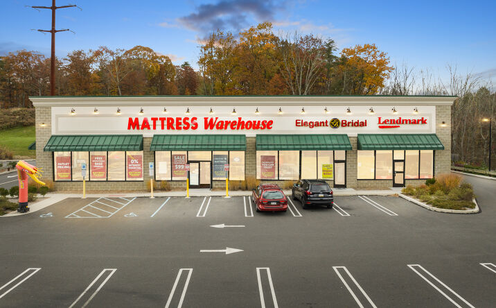 Pictures of Retail property located at 106 Plaza 611 Ln, Stroudsburg, PA 18360 for sales - image #1