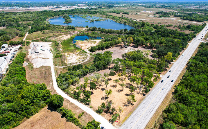 Pictures of Land property located at 17827 TX-35, Pearland, TX 77581 for sales - image #1