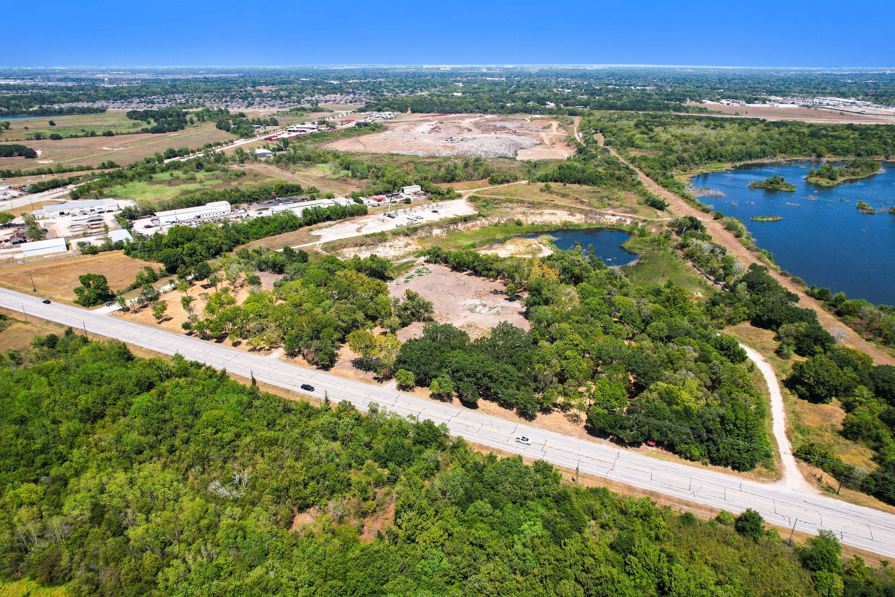 17827 S HWY 35, PEARLAND, TX 77581