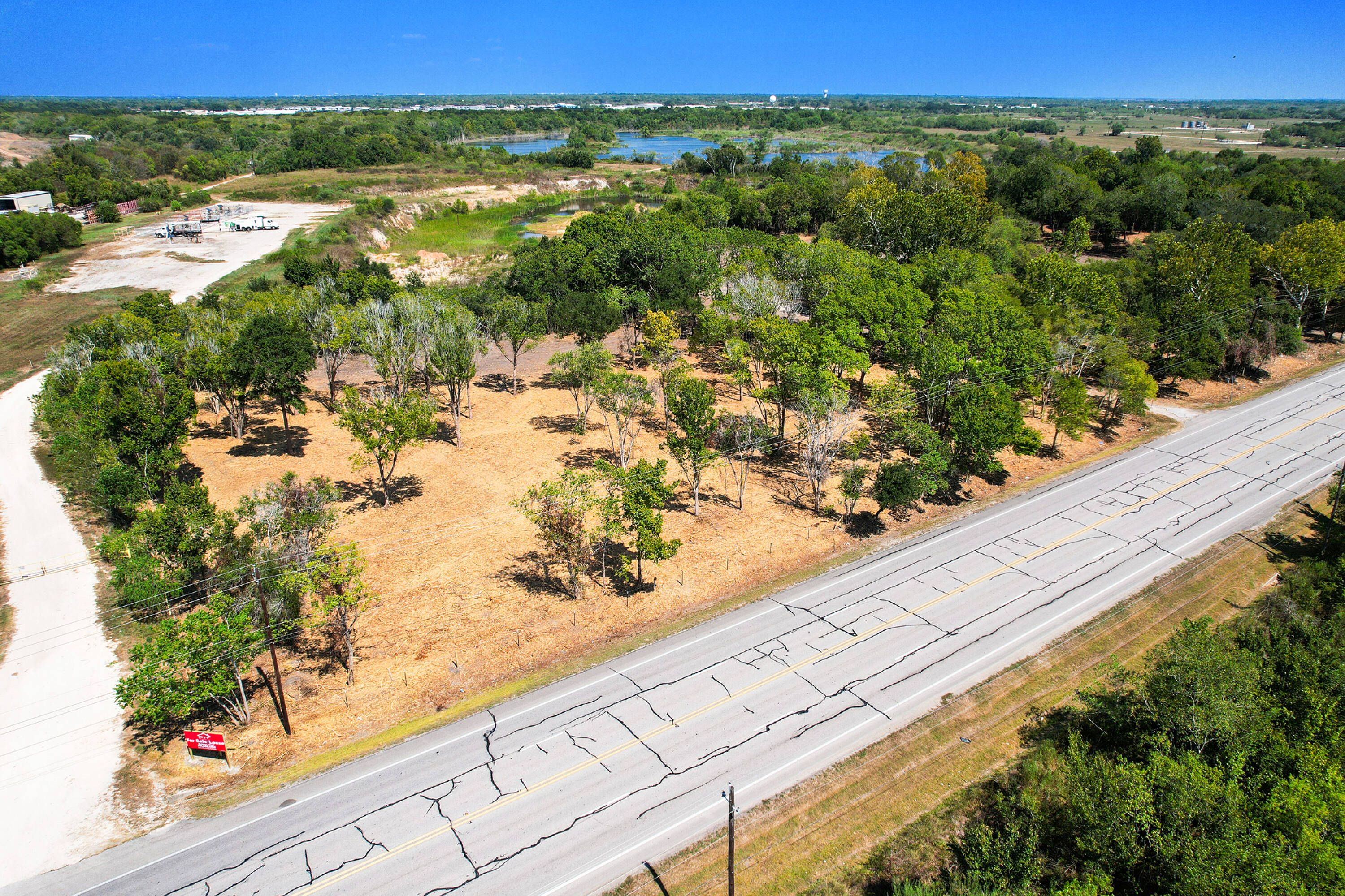 17827 S HWY 35, PEARLAND, TX 77581