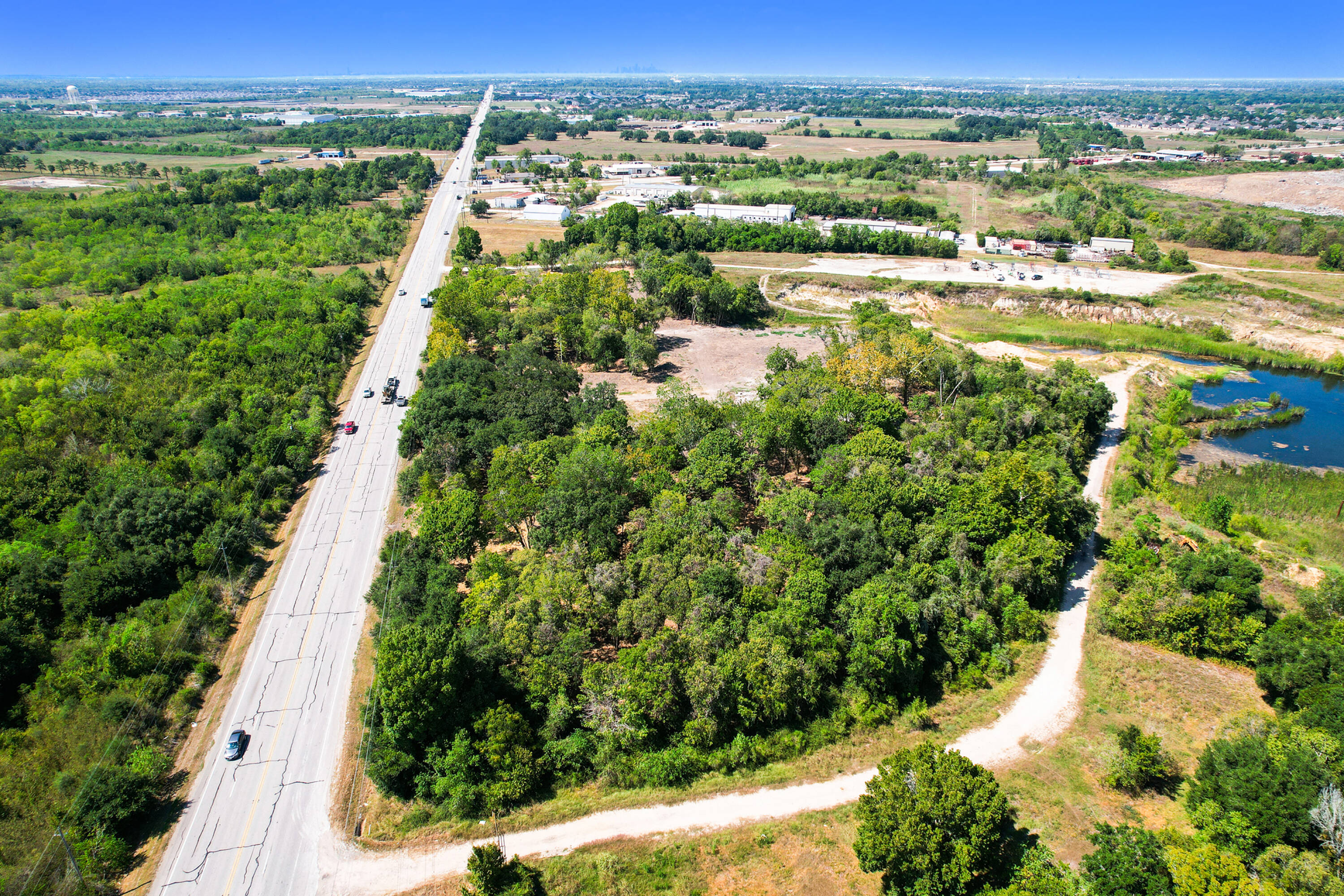 17827 S HWY 35, PEARLAND, TX 77581