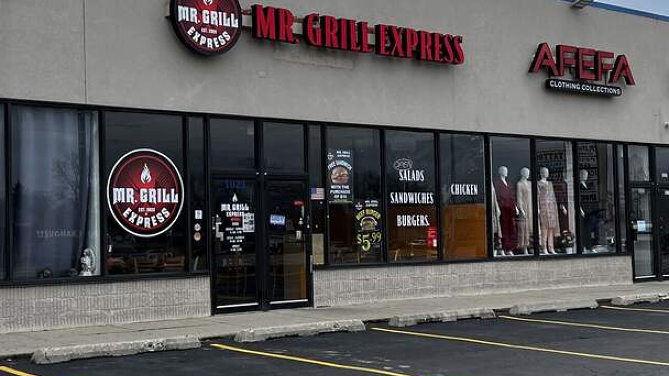 1023 W North Ave, Villa Park, IL 60181