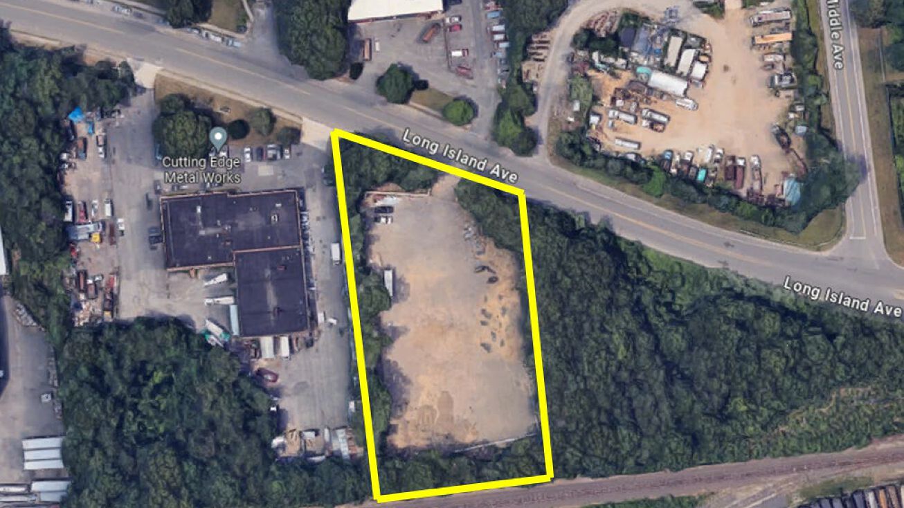 Long Island Ave, Holtsville, NY 11742