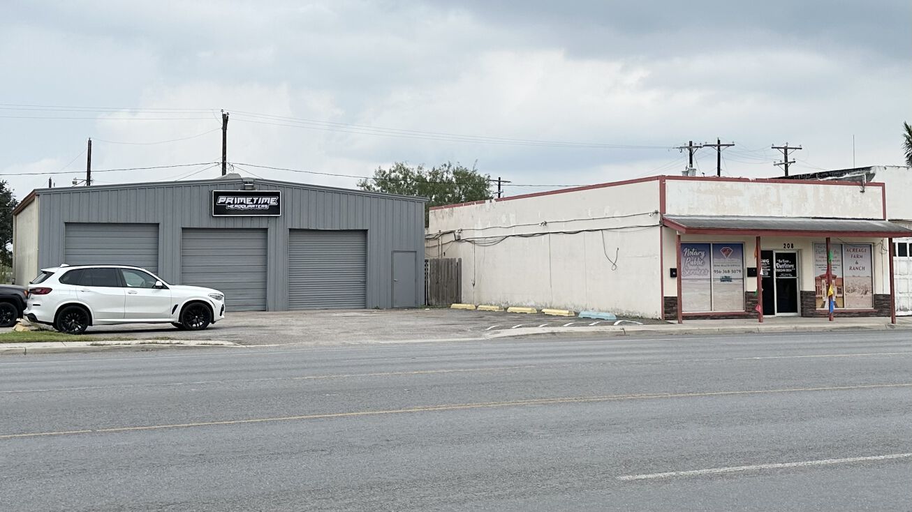 208 N Arroyo Blvd, Los Fresnos, TX 78566