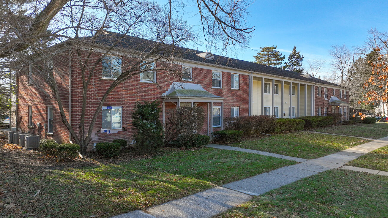 1408 Shadford Rd, Ann Arbor, MI 48104