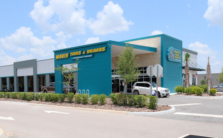 Pictures of Retail property located at 15209 Garnet Trl, Bradenton, FL 34211 for sales - image #1