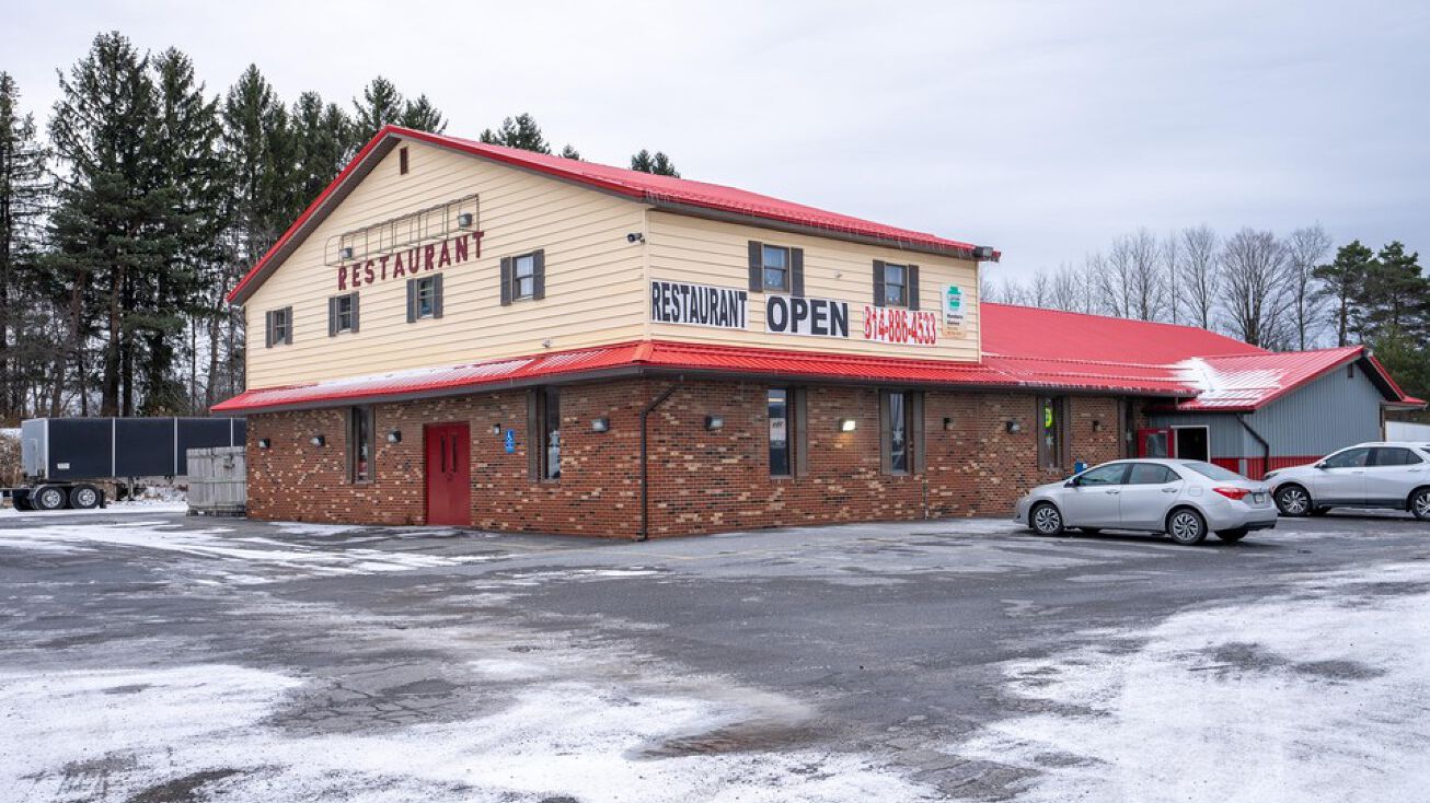 208 Keystone Rd, Loretto, PA 15940