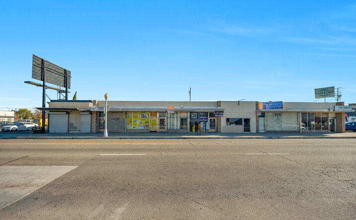 Pictures of Retail property located at 444 N Blackstone Ave, Fresno, CA 93701 for sales - image #1