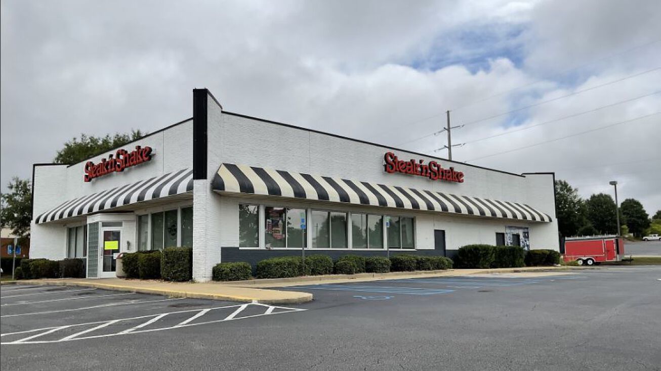 2313 Cobbs Ford Rd, Prattville, AL 36066