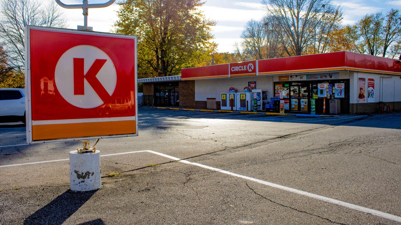 6300 Engle Rd, Brook Park, OH 44142