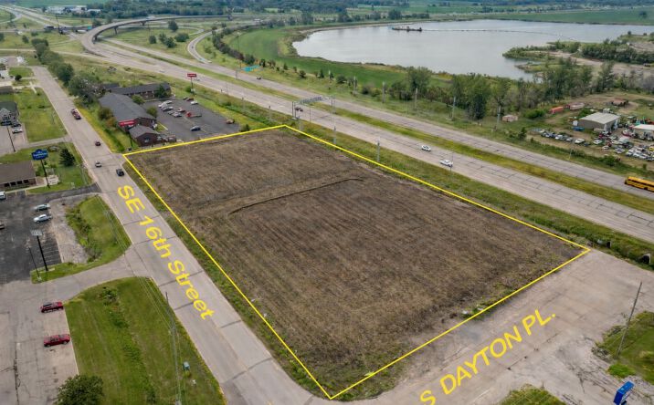 Pictures of Land property located at 2400 SE 16th St, Ames, IA 50010 for sales - image #1