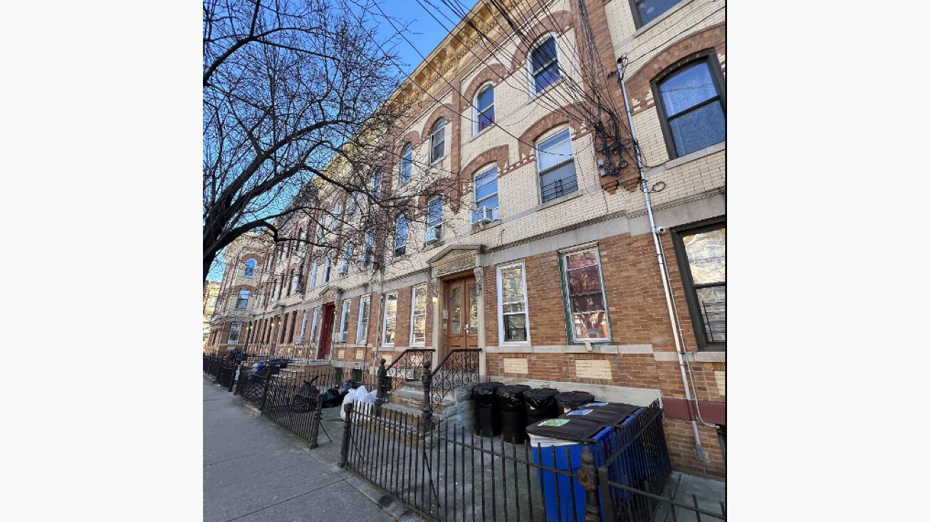 1824 Cornelia St, Queens, NY 11385