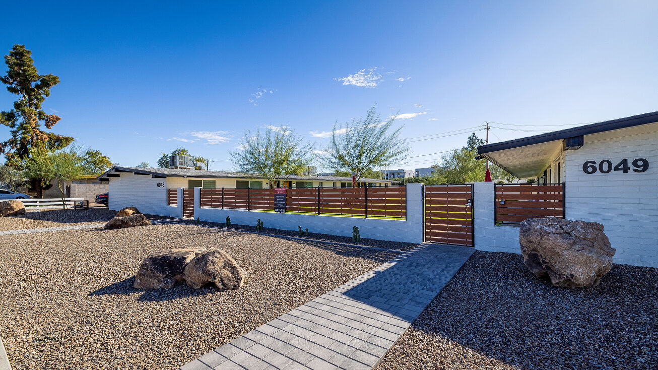 6043 W Laurie Ln, Glendale, AZ 85302