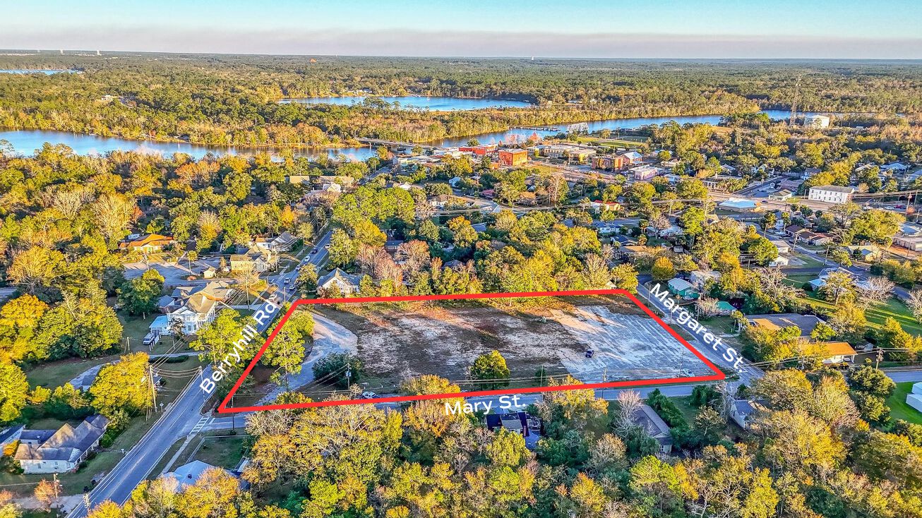 6751 Berryhill Rd, Milton, FL 32570