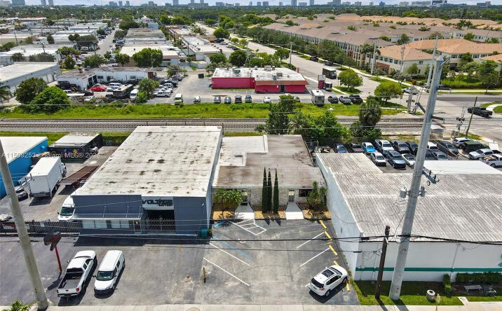 Pictures of Office property located at 552 S Dixie Hwy E, Pompano Beach, FL 33060 for sales - image #1