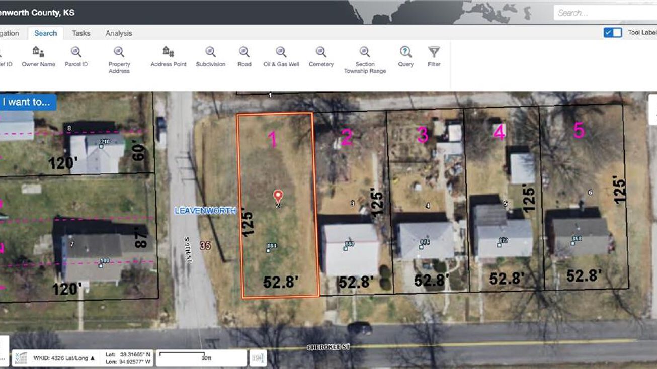 884 Cherokee Street, Leavenworth, KS 66048