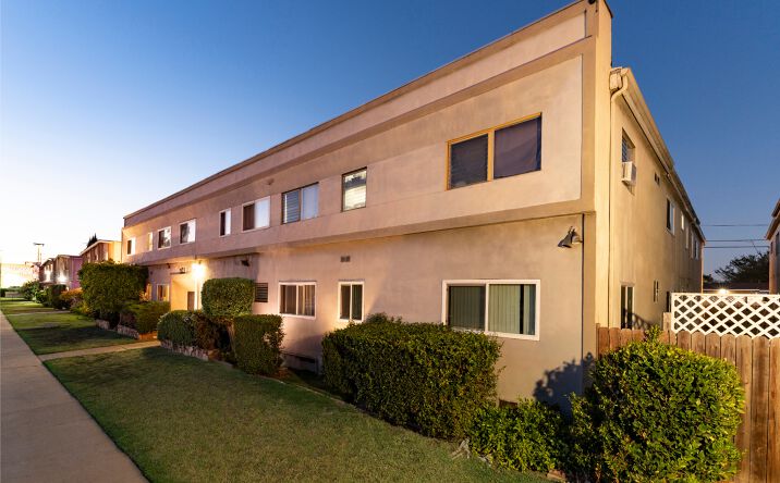 Pictures of Multifamily property located at 1623 Lomita Blvd, Los Angeles, CA 90710 for sales - image #1