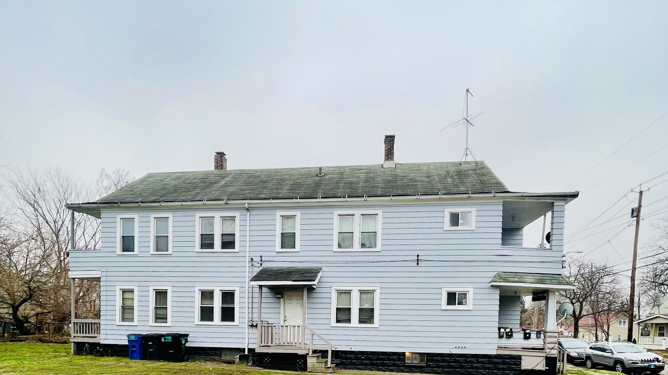 3355 W 43rd St, Cleveland, OH 44109