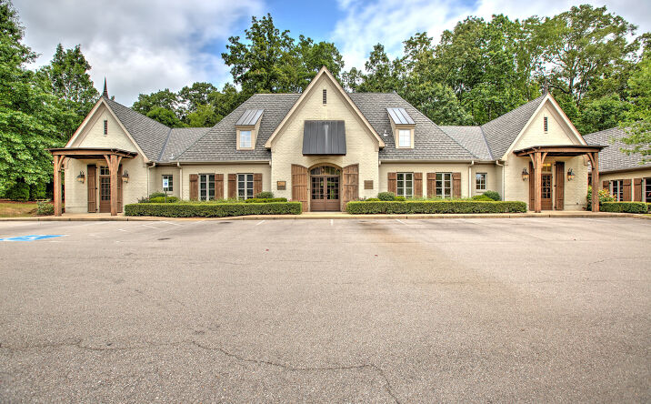Pictures of Office property located at 7970 Courtyard Plaza, Memphis, TN 38119 for comps - image #1