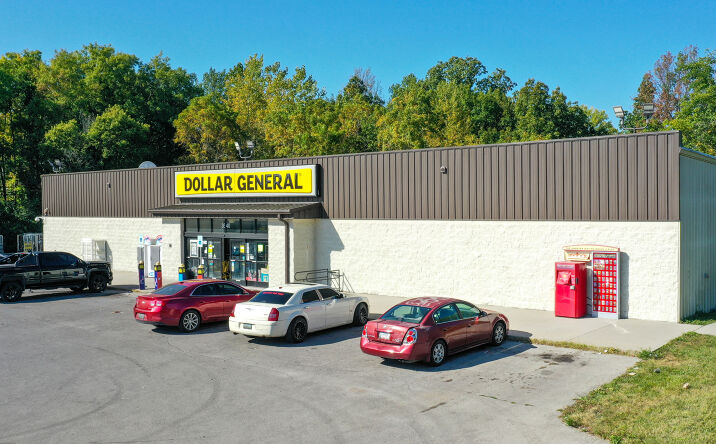 Pictures of Retail property located at 3640 N Mitthoefer Rd, Indianapolis, IN 46235 for comps - image #1