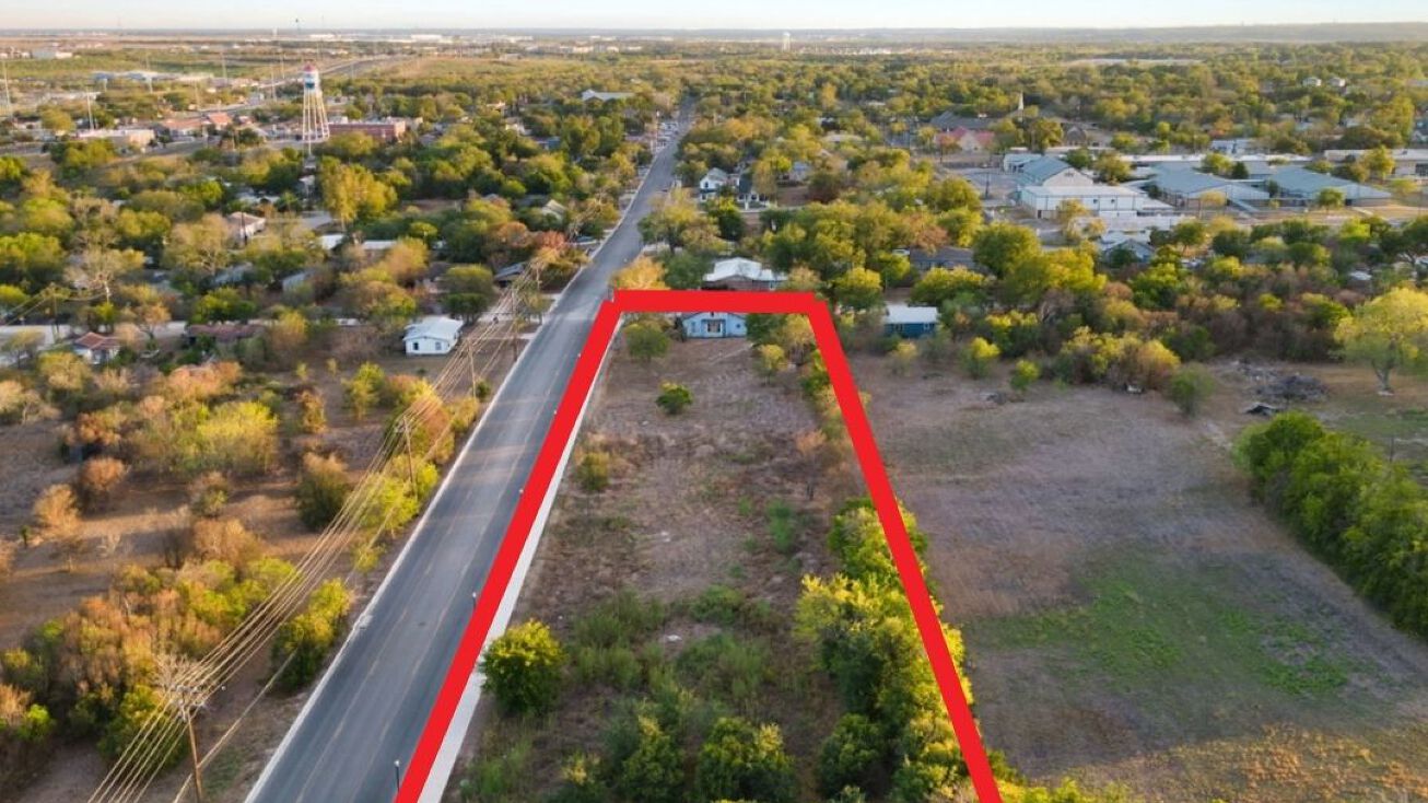 601 N Burleson St, Kyle, TX 78640